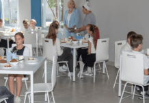 У Кам’янському ліцеї інформаційних технологій відкрили відремонтований харчоблок