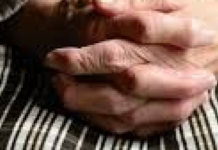 На Дніпропетровщині 19-річна дівчина систематично знущалася зі своєї бабусі: що їй загрожує