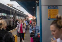 Є скасування та затримки: УЗ заявила про значні перебої у графіку після вибухів на Київщині