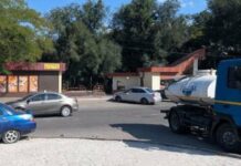 У Кам’янському, на проспекті Відродження, зіштовхнулися водовіз і “Лада”