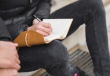 Мобілізація триває: у ТЦК пояснили, де можна отримати повістку і хто має право її вручити