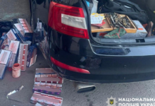 У Кривому Розі затримали групу чоловіків, які викрали тютюну на 400 тисяч гривень