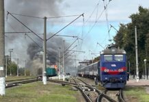 «Укрзалізниця» повідомила про затримки поїздів через російський обстріл