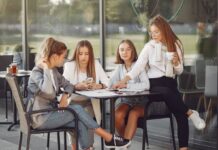 11 причин, чому найкращі жінки залишаються з віком майже без друзів