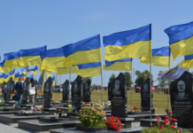 Підпалив хрест на могилі військовослужбовця: правоохоронці Дніпра затримали підозрюваного