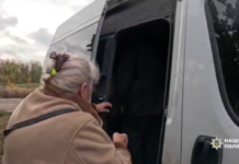 Під загрозою FPV-дронів: поліцейські продовжують евакуацію мешканців Дніпропетровщини