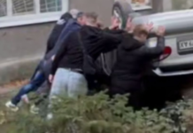 У Дніпрі перекинувся Daewoo Lanos: водій втік з місця аварії