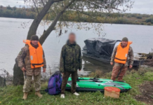 Хотів втекти з країни на надувному човні: прикордонника затримали порушника