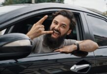 З Днем автомобіліста: красиві та душевні привітання