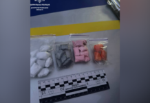 34 згортки з кристалічною речовиною: патрульні Дніпра виявили у двох громадян закладки