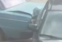 У Дніпрі водій ВАЗ в’їхав у припарковану Mazda та втік з місця ДТП