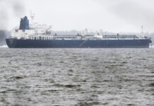 Компанії з країн Балтії таємно заправляли танкери тіньового флоту – розслідування