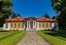 Старовинний палац на Хмельниччині, який міг би зніматися у Netflix: чому варто відвідати Самчики
