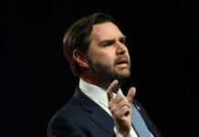 Кортеж віце-президента США потрапив під осколки снаряда, – ЗМІ