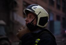 Пожежа, влучання у будинок та десятки постраждалих: все про нічну атаку РФ на Київ