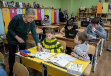 Яка зарплата вчителя в Україні й у Польщі, Німеччині, Японії та інших країнах