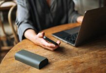 Від телефону до мікроскопа. 13 гаджетів, які назавжди змінили наше повсякденне життя