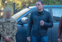 Мер Кам’янського передав захисникам пікап