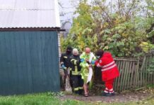 У Запоріжжі надзвичайники врятували чоловіка, який впав у колодязь