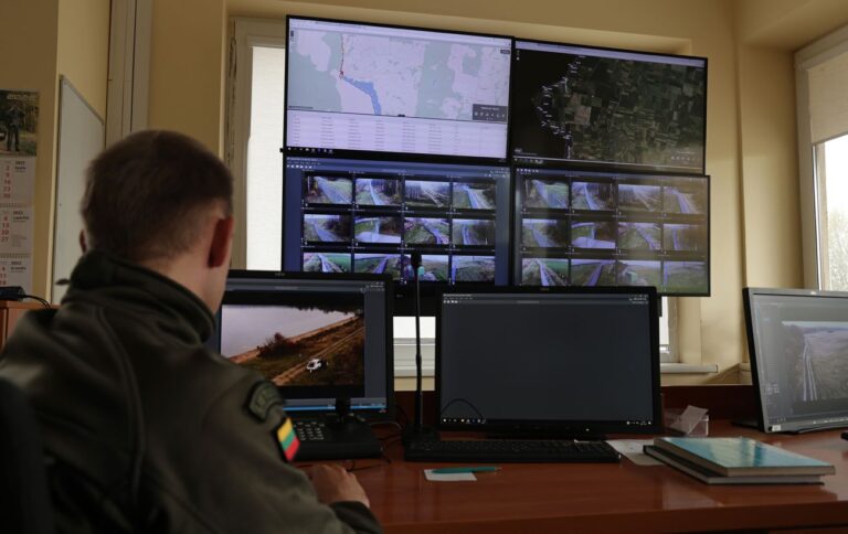 Над Вільнюсом знову закривали повітряний простір через невідомі повітряні кулі