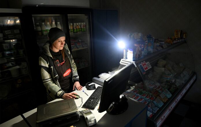 _magazin__vidklyuchennya_svitla_blekaut__gettyimages_2186653101_ad5604ce6fa987a869b74c1bbe319c70_1300x820