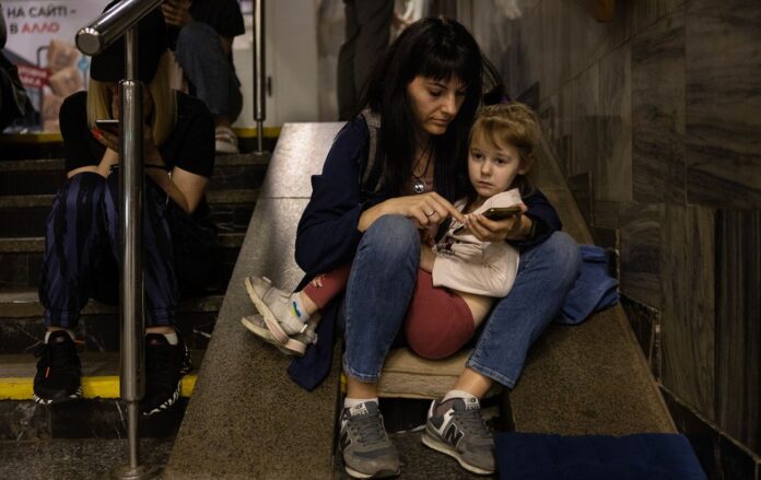 _metro_povitryana_trivoga_raketniy_obstril_gettyimages_1258270288_1582ef7337425b9cd290d093399eb886_1300x820