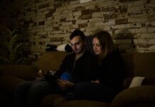 Як вимикатимуть світло 1 листопада в Києві: з’явилися графіки