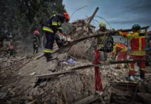 Під завалами на Львівщині можуть перебувати люди, триває рятувальна операція, – Клименко