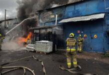 У Києві сталась масштабна пожежа на складах: рятувальники показали фото