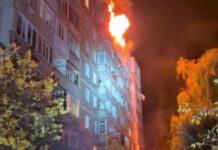 Не менше 10 вибухів, горить багатоповерхівка: перші наслідки атаки на Суми