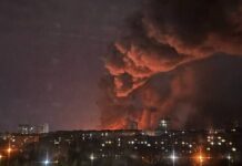 В окупованому Донецьку масштабна пожежа після атаки дронів: у мережі публікують відео