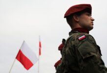 Польща залучає збройні сили для охорони кордонів
