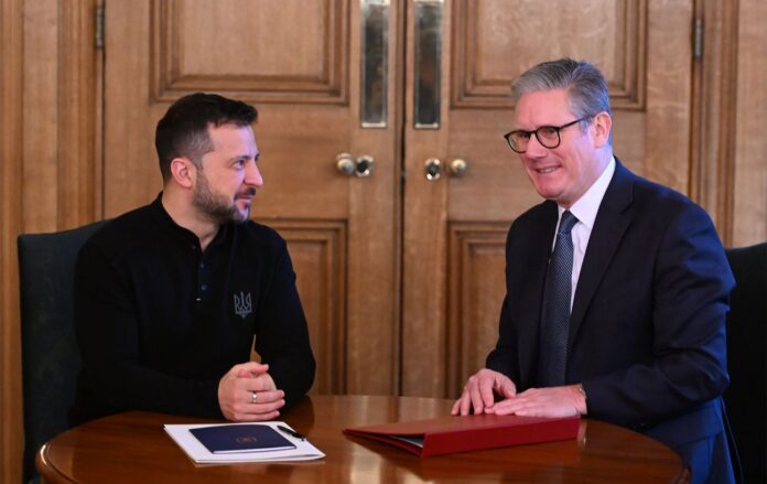 _starmer_volodimir_zelenskiy__gettyimages_2177000716_415f50db9575449e3a487e4fb1c05b14_1300x820