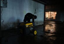 З ранку до вечора. В Україні завтра введуть графіки відключень світла, але не для всіх