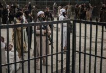 Пакистан обіцяє Афганістану “гідну відповідь” за наступ на свою територію