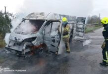 У Дніпровському районі під час руху загорівся вантажний автомобіль