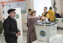 Інтрига в парламенті Молдови: що буде з партією “Демократія вдома”