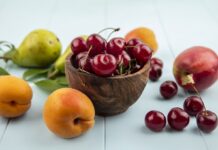 Експерти назвали 2 фрукти, які замінять снодійне і подарують глибокий сон