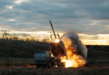 Росіяни пішли на штурм, але загрузли в болоті і стали приманкою для HIMARS (відео)