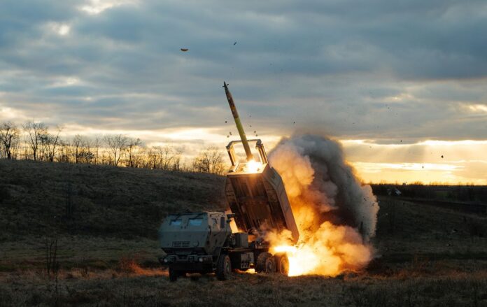 _viyskovi_m142_himars_zima_gettyimages_2030058312_90c026b19acf51898da02a8093f3f2ea_1300x820