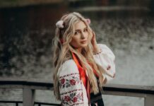 Зірка “Холостяка” зізналася, що відчувала, коли не отримала троянду від Цимбалюка