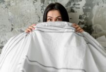 Навіщо виносити ковдру на мороз і як це покращує сон: ця забута звичка повертається у тренди