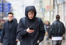 Росіянам, які повертаються до РФ з-за кордону, вимикатимуть мобільний інтернет на добу