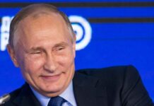 Путін доручив переконувати іноземців, що РФ є «демократичною державою»