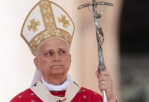 Папа заявив, що «з сумом» стежить за ударами по Україні, і закликав до миру