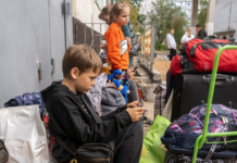 Оголошено обов’язкову евакуацію дітей з Дніпропетровщини та Запорізької області, – Мінрозвитку