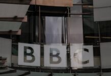 Мовник BBC вибачився перед Трампом за монтаж його промови