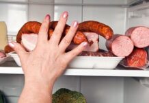Ця помилка зіпсує ковбасу за два дні: як правильно зберігати її у холодильнику