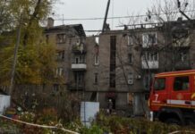 Удар РФ по Кам’янському: з-під завалів будинку дістали тіло чоловіка