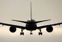 РФ б’є на сполох: біля Криму зафіксовано літак-розвідник ВПС США